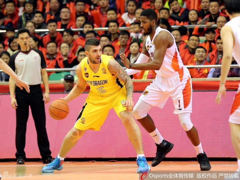 巴蒂斯塔背打与丁彦雨航突破，回首CBA二〇一六群英谱
