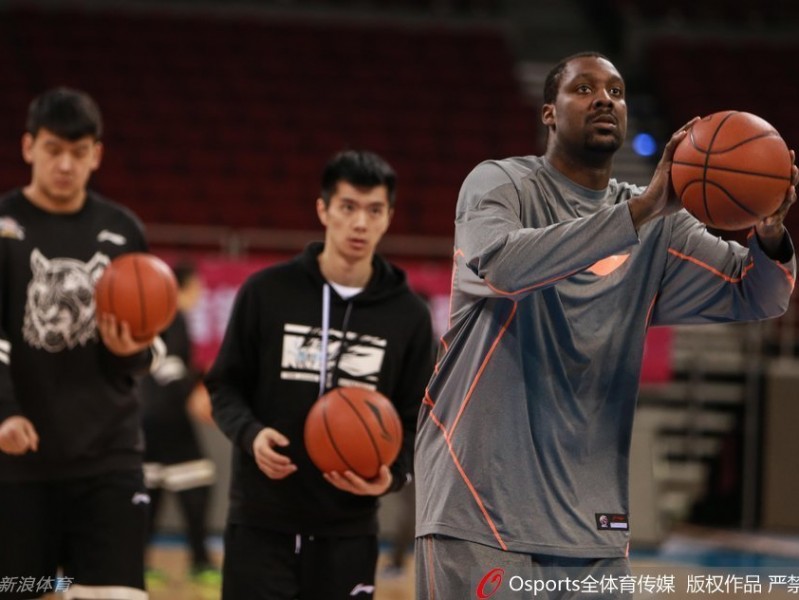 天山之巅的蓄力：新疆飞虎季后赛前最后一练