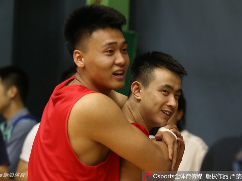 京城集结号：男篮红队青春启航，李楠挂帅欲塑传统新风