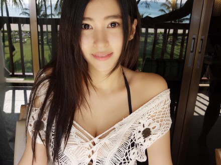 夏日泰兰德记忆：钟鹿纯渔网装定格清纯与魅惑