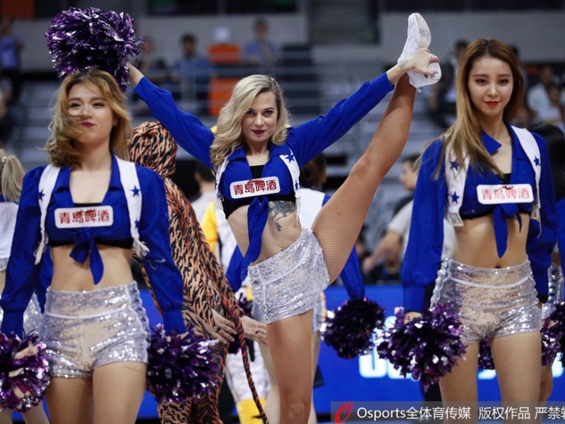 CBA性感篮球宝贝赛场热舞，广东宏远最靓风景线