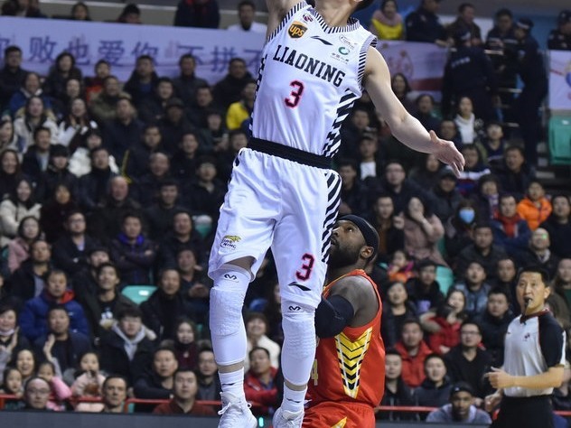 CBA第36轮主场收官战，辽宁本钢全民皆兵大胜深圳马可波罗