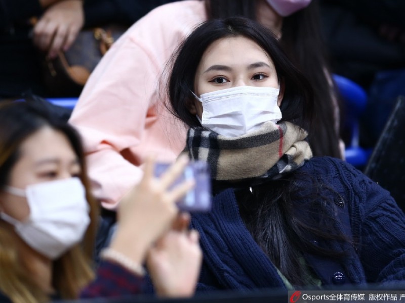 冰与火之歌：长春赛区镜头下的靓丽女球迷，让凛冽冬日沸腾