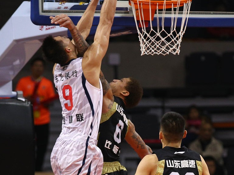 京粤疆辽群雄逐鹿，忆往昔CBA赛场热血传奇