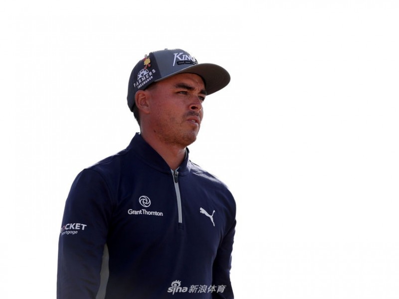 沙漠激战新人老将竞逐领先米克尔森陷苦战