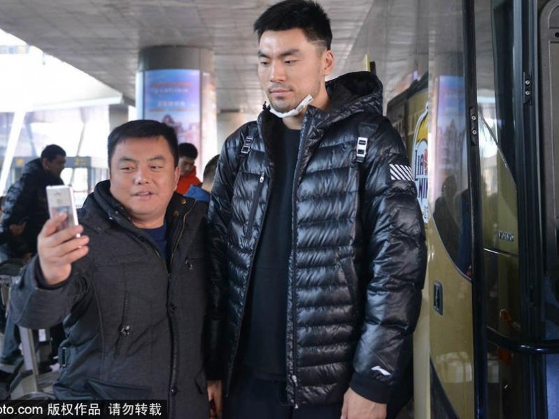 辽篮英雄载誉归 寒冬热血映沈城 郭艾伦引爆球迷热情