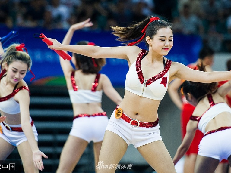 金砖赛场上的中国风：啦啦宝贝功夫舞蹈霸气高抬腿