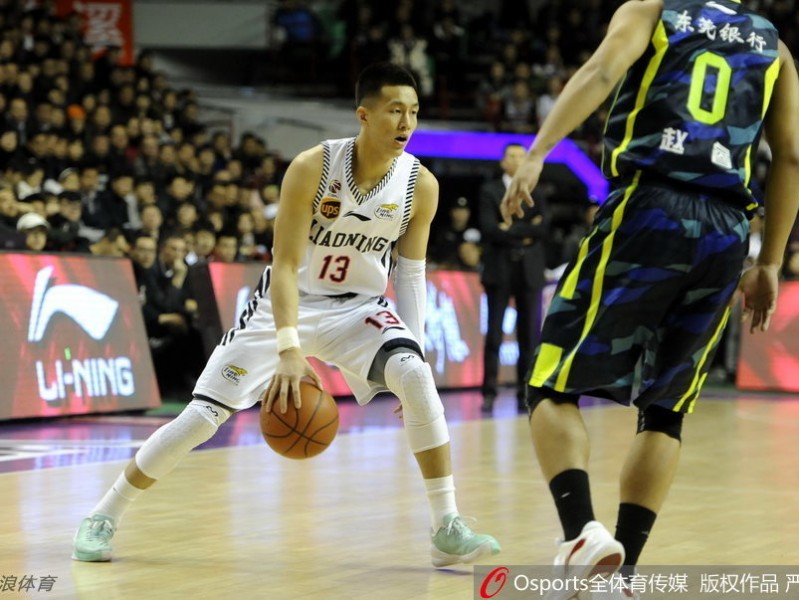 辽粤大战经典瞬间回顾 郭艾伦暴扣哈德森绝杀点燃全场