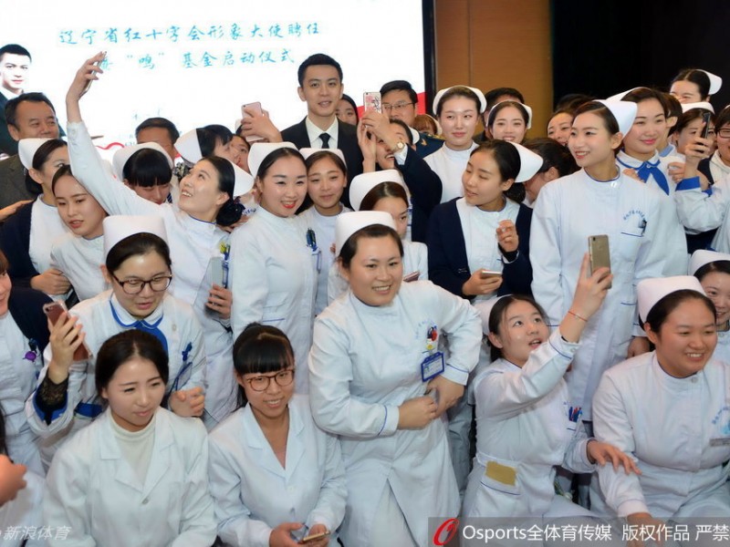 杨鸣爱心闪耀红十会，探访病房温情暖人心