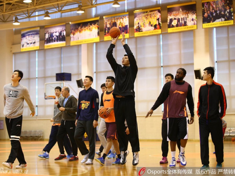 八冠王朝的寂静备战：广东男篮青春风暴与老将余晖