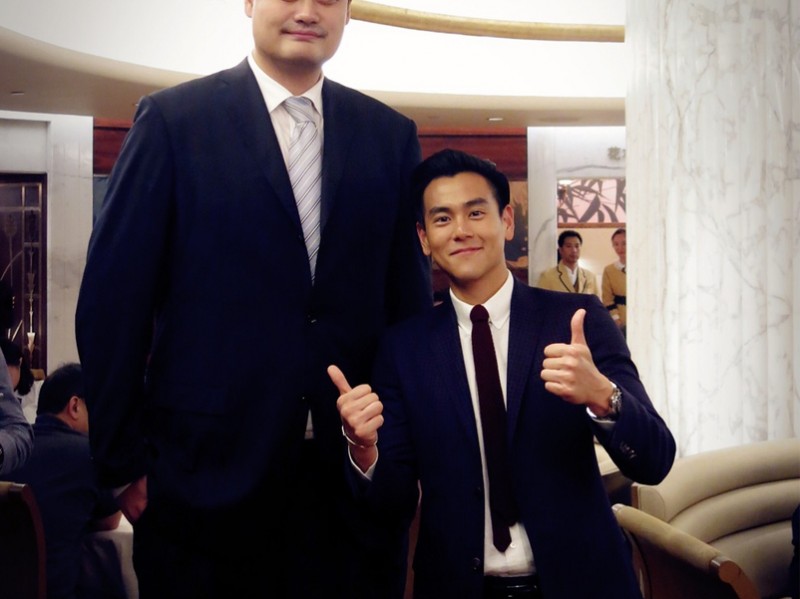 姚明领衔迪士尼最萌身高差盛宴