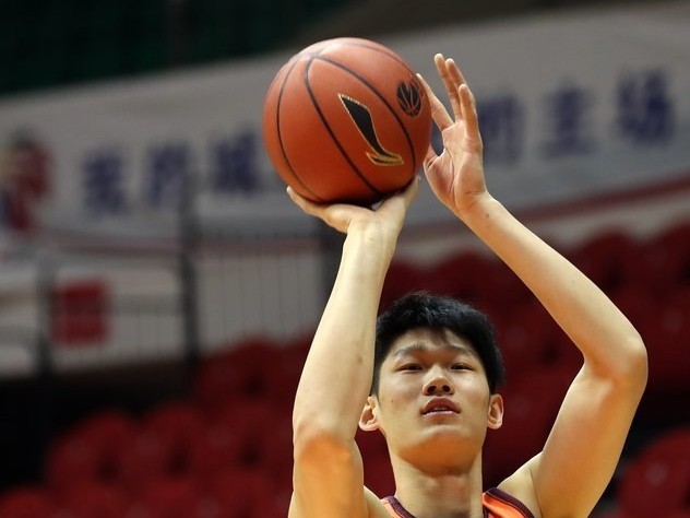 李春江挂帅广厦男篮严阵以待 全力备战CBA常规赛