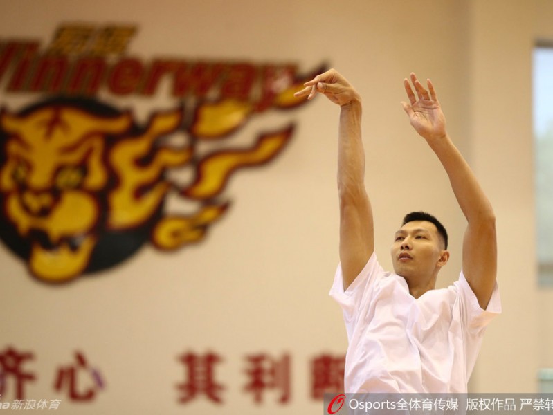 剑指巅峰 广东男篮总决赛前的最后冲刺