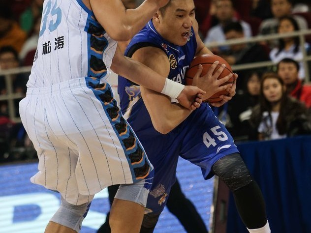 京城铁骑主场降龙 老马里程碑之夜战旧友