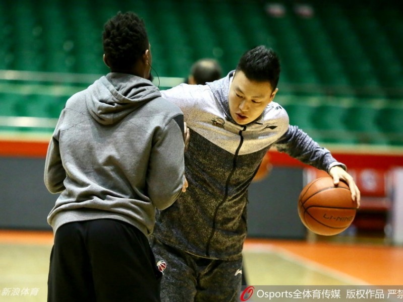 天山雄鹰蓄势待发：可兰白克领衔新疆男篮赛前冲刺，剑指泉城关键一役