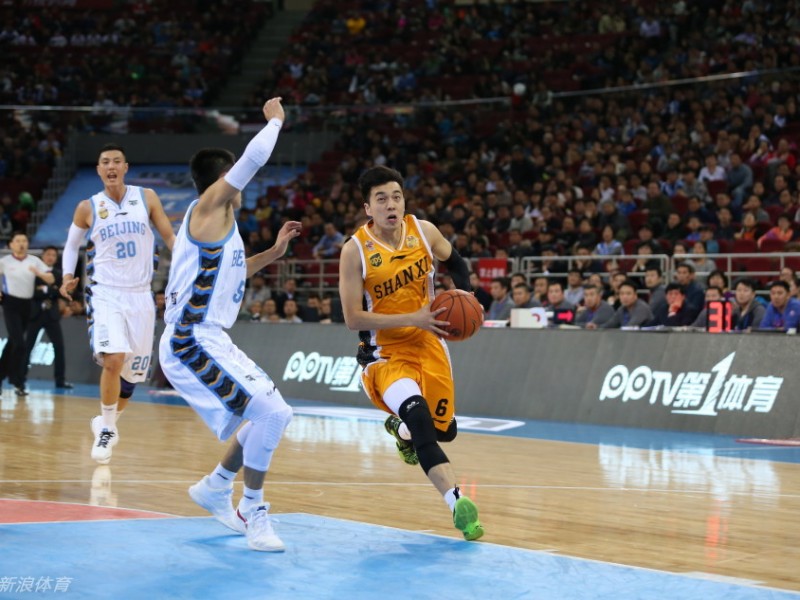 京晋鏖战之巅：马布里独木难支，富兰克林三双弑旧主，闵鹿蕾场边尽显焦灼