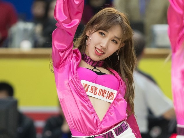 激情燃爆浙江德比 广厦啦啦队热舞助威主场盛宴