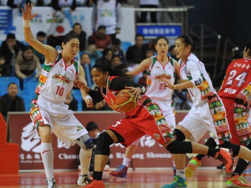 圣诞大战丨坎贝奇内线称王，李梦率沈部青春风暴