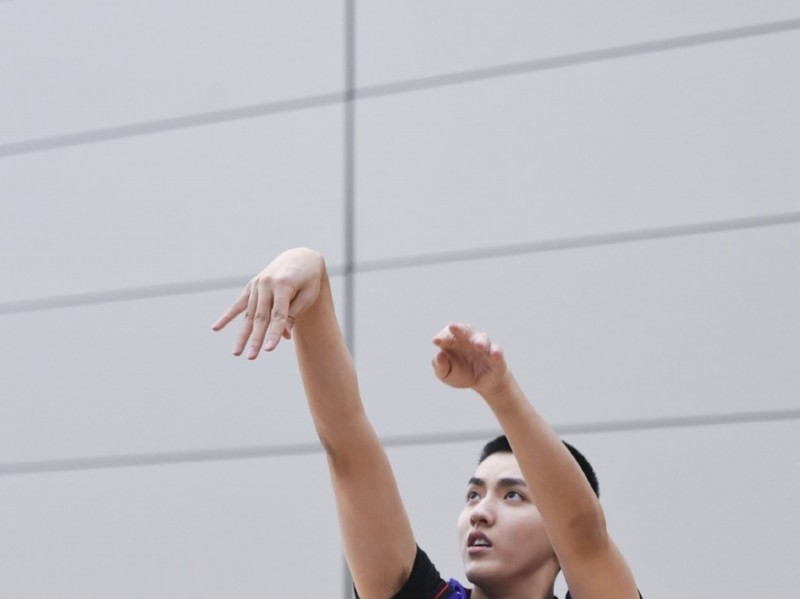 红发少年逐梦球场：吴亦凡的篮球人生