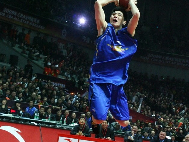 飞越巅峰：回顾历届CBA全明星扣篮大赛冠军的传奇瞬间