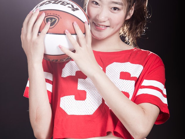 中国国奥女篮黄金一代：李梦、纪妍妍、程凤与齐氏姐妹的赛场芳华