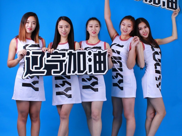 辽宁男篮新赛季揭幕战：啦啦队热舞助威，全队拼下开门红！