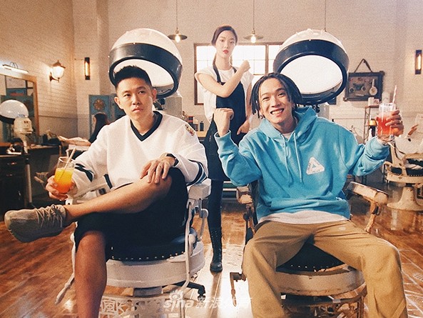 欧阳靖与TT联袂演绎嘻哈精神 球鞋文化成为潮流最强注脚