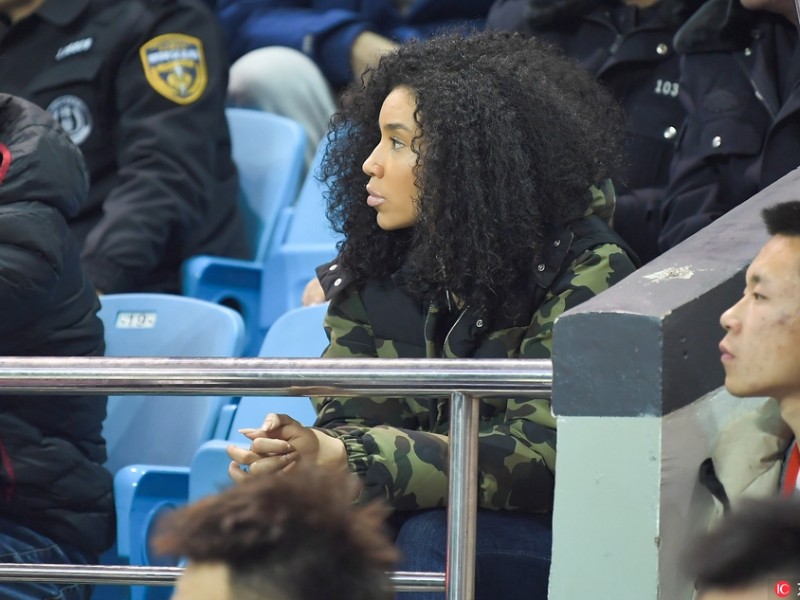 火箭旧将重逢春城 韦弗爱妻场边助威成暖心风景