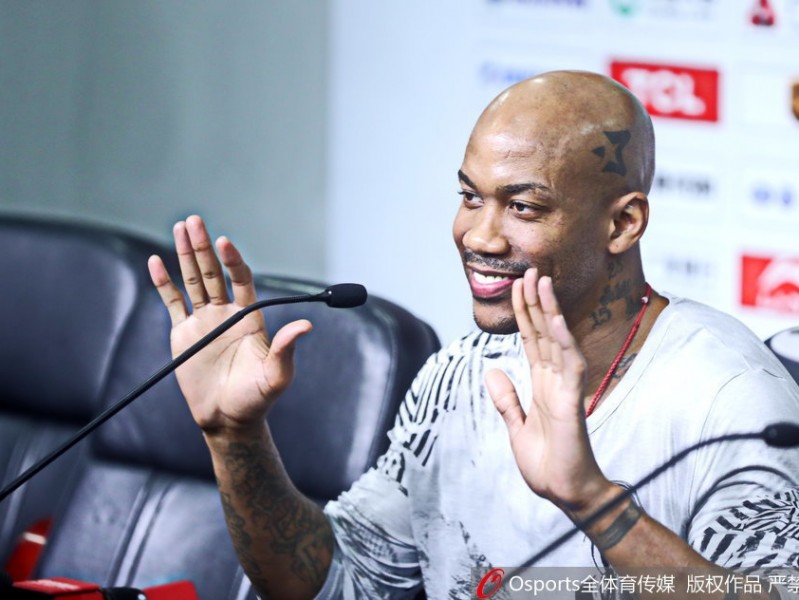 泪别传奇：马布里退役发布会深情告白，篮球生涯在北京温情落幕