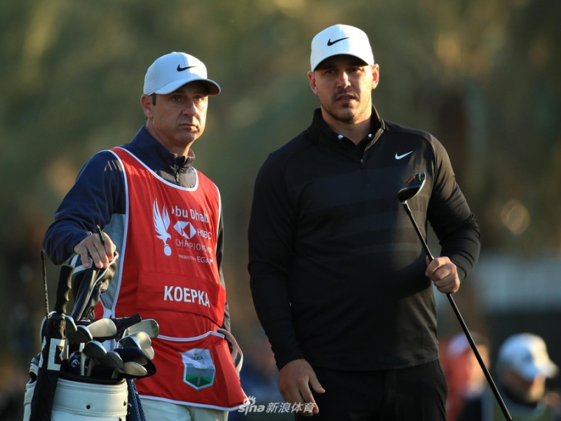 白老虎阿布扎比捧杯显传奇 中国双子星挥杆逐梦沙漠