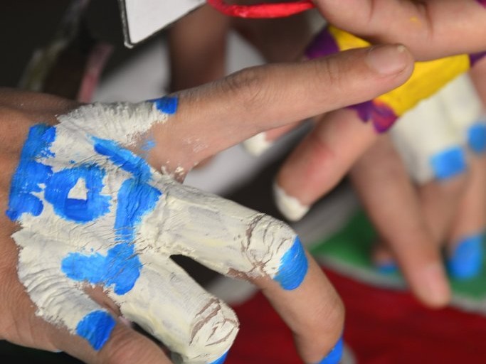 方寸指尖演绎篮球激情 聊城大学萌趣指尖比赛乐翻冬日校园