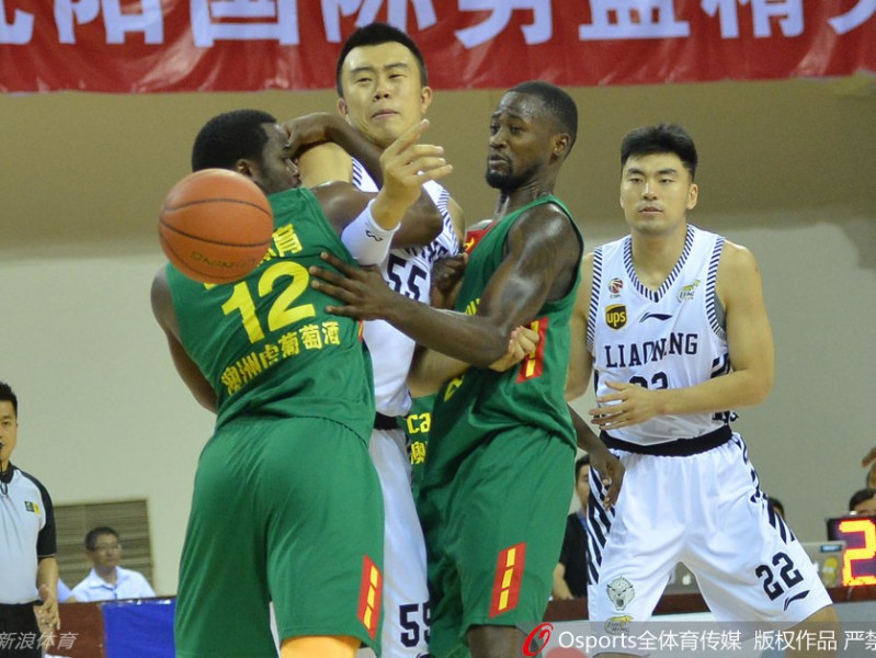辽篮四国赛激战正酣 韩德君挂帅内线擎天 郭士强运筹帷幄