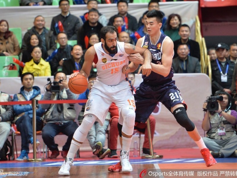 铁血防线与惊天妙传：重温1516赛季CBA那些激情对决