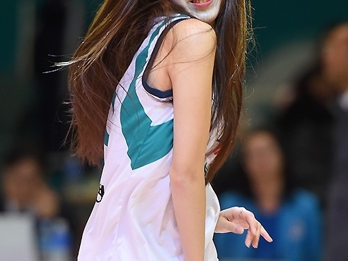 韩国职业篮球联赛京畿道战火燃起 篮球宝贝热舞助阵惊艳全场