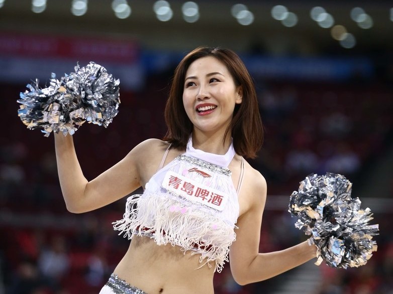 舞动赛场的精灵：北京首钢篮球宝贝与她们的CBA热血时刻