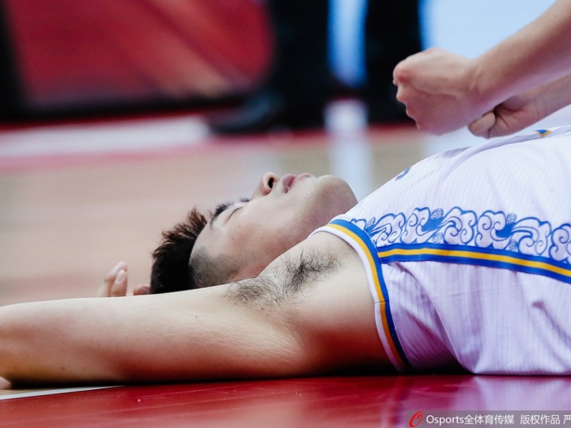 吴冠希加时赛意外崴脚伤退，江苏肯帝亚主场两分惜败吉林东北虎