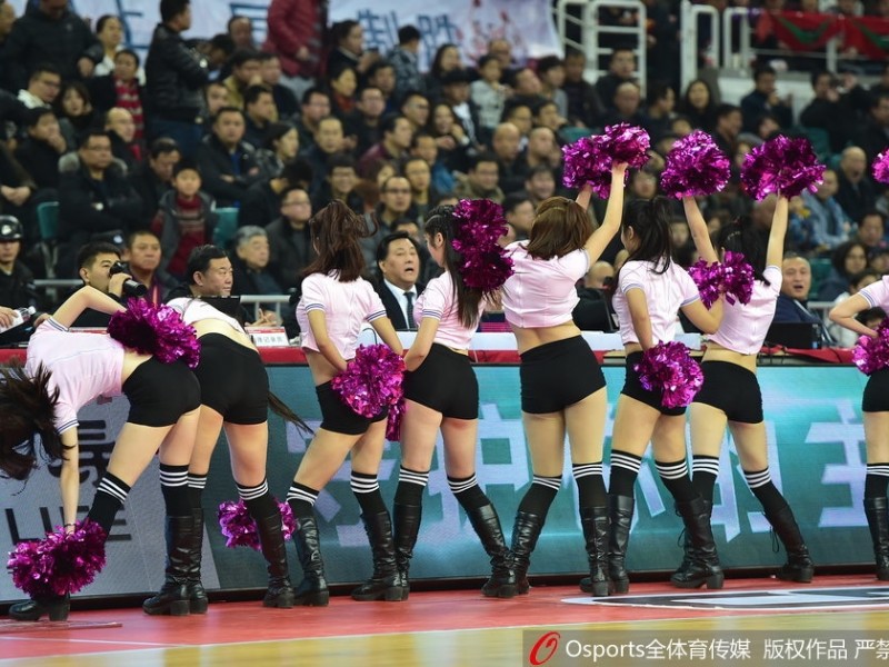 三晋辣舞燃情寒冬：走近 CBA 赛场最靓丽的风景线