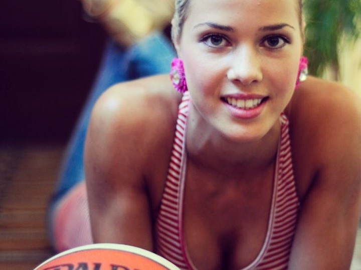 克罗地亚篮坛之花安东尼娅·米苏拉：超模身材下跳动的篮球之心