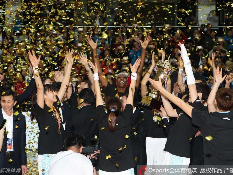 荣耀绽放：北京女篮问鼎总冠军，姚明见证王朝启航