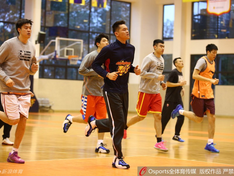 冬日暖阳下的八冠王：重温广东男篮二零一六新春集训点滴