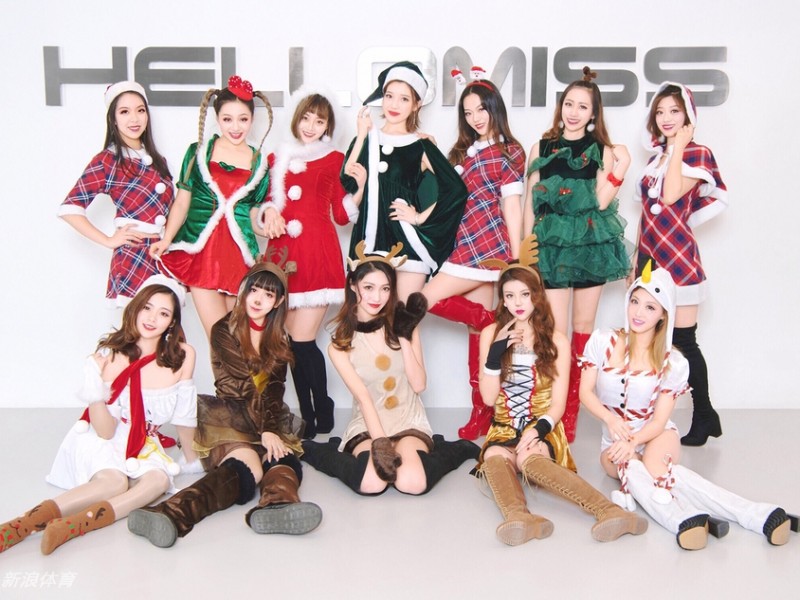 广厦啦啦队圣诞化身小麋鹿 灵动祝福温暖球迷心