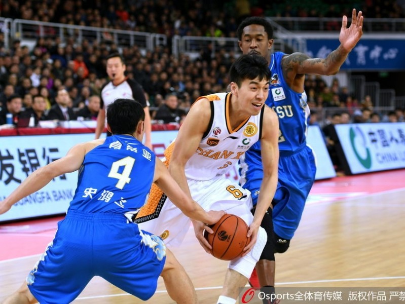 CBA经典战：布鲁克斯闪耀龙城 江苏肯帝亚客场力擒山西