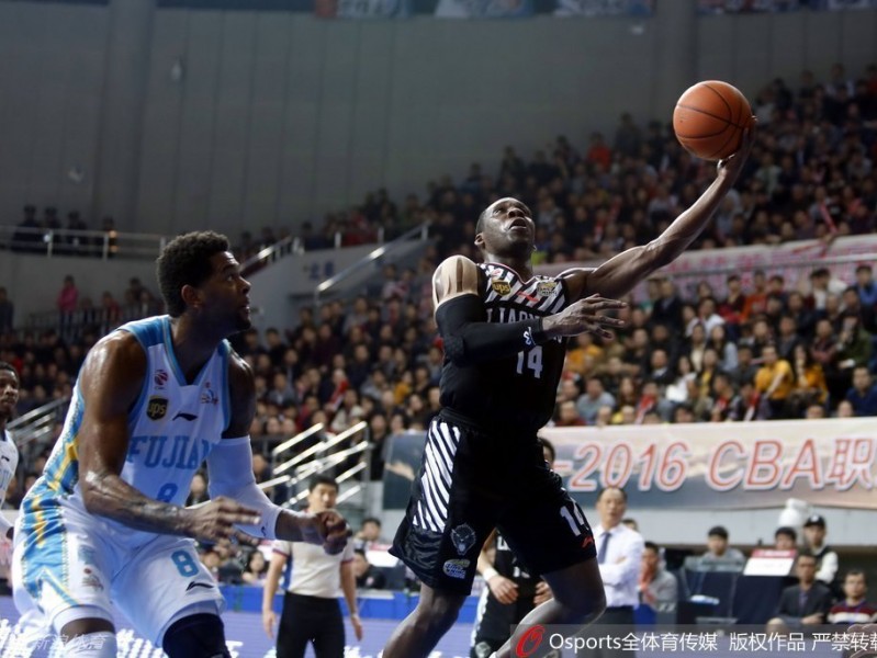 哈德森与郭艾伦双枪驱动，辽宁铁军铸就经典一战