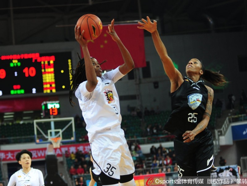女篮风暴！山西主场加时力克广东，琼斯神级数据点燃红灯笼